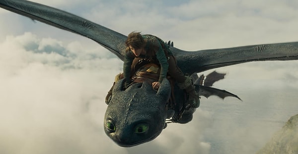 İlk filmi 2010 yılında vizyona girenEjderhanı Nasıl Eğitirsin (How to Train Your Dragon), bu sefer canlı çekim formuyla karşımıza çıkacak.