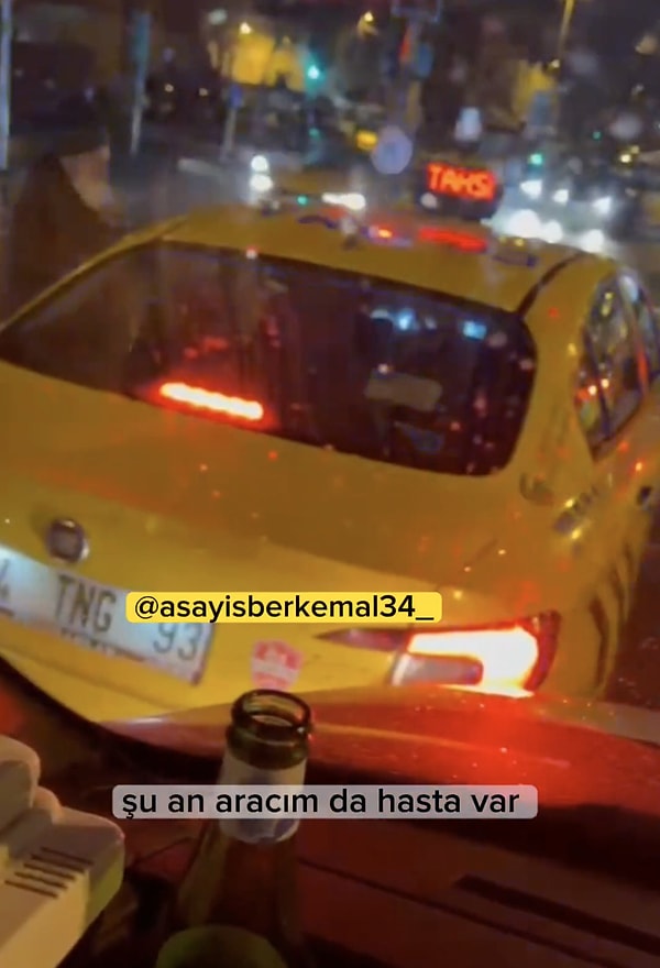 Ambulans şoförü yeniden uyararak "Plakanı alıyorum, aracımda hasta var" dese de nafileydi.