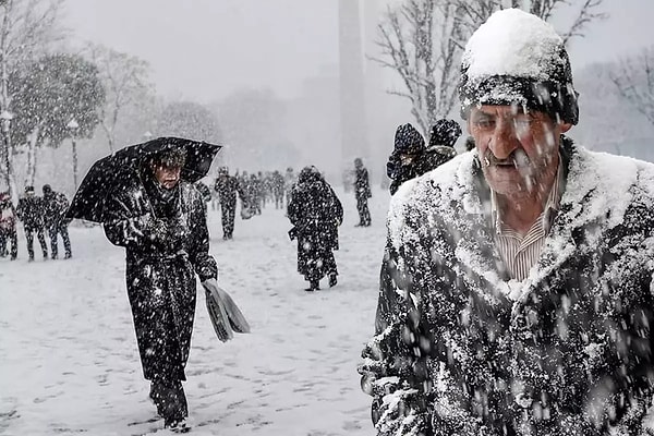 Perşembeden itibaren İstanbul'da kar yağışı beklediklerini belirten Macit "Pazartesi gününe kadar kar yağışının aralıkla devam etmesini bekliyoruz. Kar yağışının cuma ve cumartesi yoğun olacağını tahmin ediyoruz." dedi.