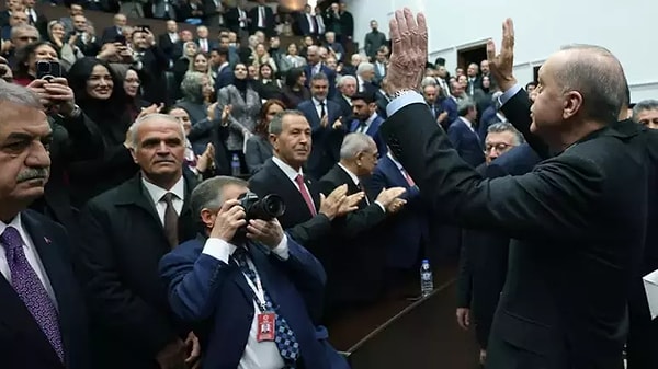 Cumhurbaşkanı Recep Tayyip Erdoğan, TÜSİAD'ın iktidara yönelik eleştirilerine "TÜSİAD haddini aştı" diyerek yanıt verdi.