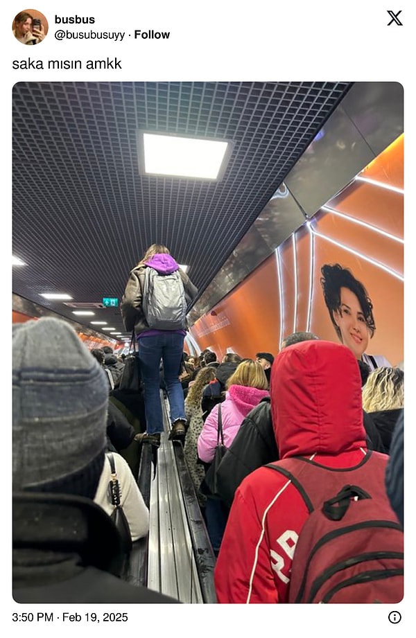 Bazı metro istasyonlarında ise ilginç anlar yaşandı.