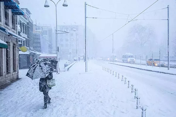 Ordu'da kar nedeniyle tüm okullarda eğitime yarın ara verildi.