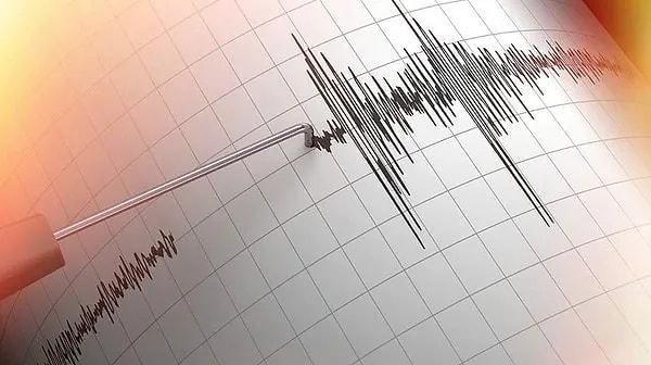 Sosyal medya hesabından paylaşım yapan AFAD, Erzurum'un Hınıs ilçesinde saat 15.27 sıralarında 4.4 büyüklüğünde bir deprem meydana geldiğini açıkladı.