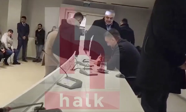 İmza günü düzenleyen yazar Caner Kara'ya Ülkü Ocakları Başkanı saldırdı.