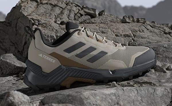 1. Adidas Erkek Terrex Eastrail 2 Ayakkabı