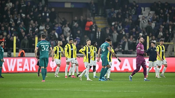 Fenerbahçe, UEFA Avrupa Ligi play-off turunda son 16'ya kalmak içi Belçika'da Anderlect ile karşı karşıya geldi.