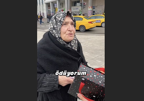 'akifydrmm' isimli içerik üreticisi, bir teyzeye sürpriz kutu ya da 200 TL teklif etti.