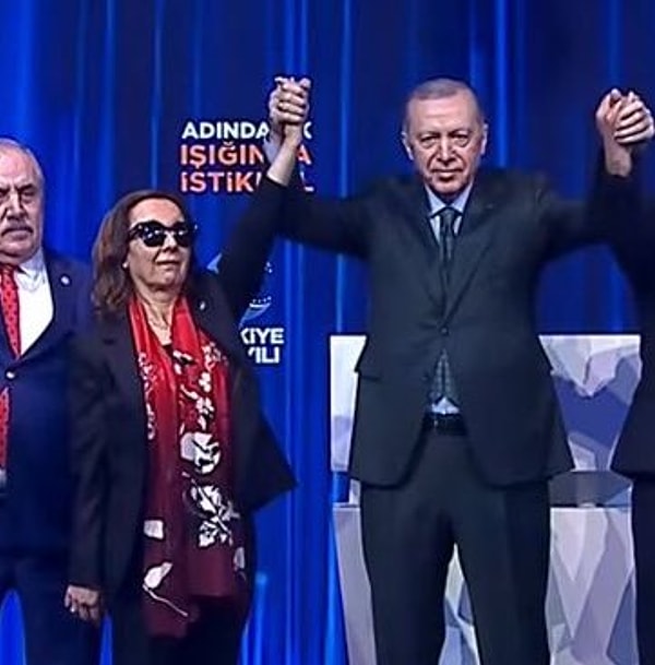 AKPde yeni parti yönetiminde yer alan Serap Yazıcı Özbudun’un daha önce Cumhurbaşkanlığı hükümet sistemine karşı yaptığı açıklamalar ise unutulmadı.