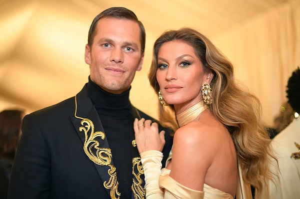 Evliliklerinde krizler yaşadıklarına dair iddiaların ortaya atılmasının ardından Tom Brady ve Gisele Bündchen, Ekim 2022'de resmen boşandı.