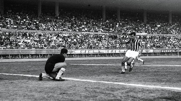 3 Mart 1974 tarihinde oynanan maçı kazanan 2-1'lik skorla Fenerbahçe oldu.