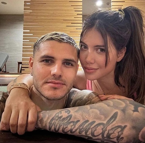 Futbol dünyasının en çok konuşulan çiftlerinden Mauro Icardi ve Wanda Nara’nın ilişkisi, yıllar içinde aşk, ihanet ve sansasyonlarla dolu bir hikayeye dönüştü.