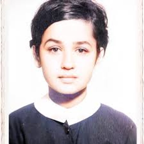 Sezen’in gerçek adı Fatma Sezen Yıldırım.