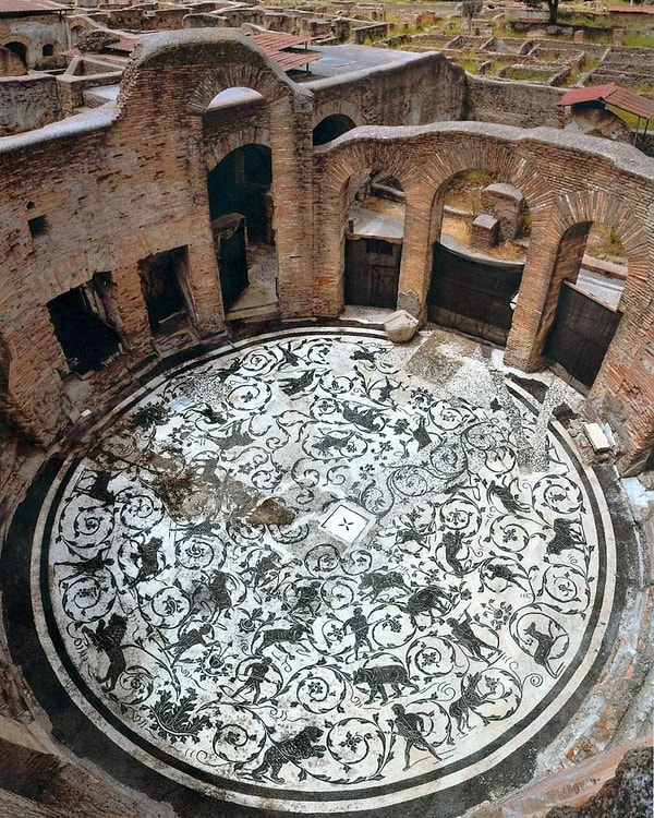 9. Ostia Antica Arkeolojik Alanı, Roma