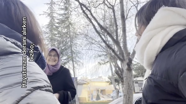 “Kızlar, aman evlenmeyin. Hayatınızı yaşayın.” diyen teyzenin önerisi izleyenleri gülümsetirken bir yandan da uzun uzun düşündürdü.