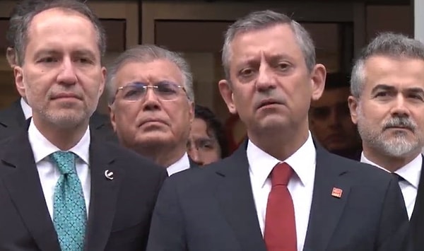 CHP Genel Başkanı Özgür Özel, Yeniden Refah Partisi Genel Merkezi'nde partinin genel başkanı Fatih Erbakan'la görüştü ve görüşme sonrasında açıklamalarda bulundu.