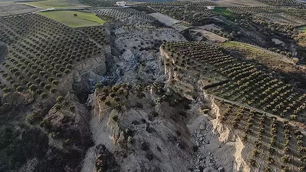 Yeni bir okyanus mu doğuyor? soruları kafaları meşgul ederken, Türkiye’nin güneyinde gerçekleşen büyük değişim tüm hızıyla sürüyor.