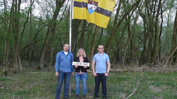 Hırvatistan, Liberland’ın Sırbistan’a ait olduğunu söylüyor ancak Sırbistan "Hayır, burası bizim değil." diyor.