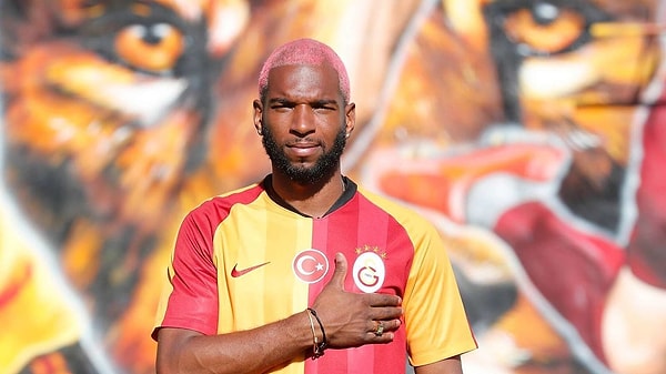 Bir dönem Galatasaray forması giyen Ryan Babel, iki takım arasındaki rekabette hakem etkisine değindi.