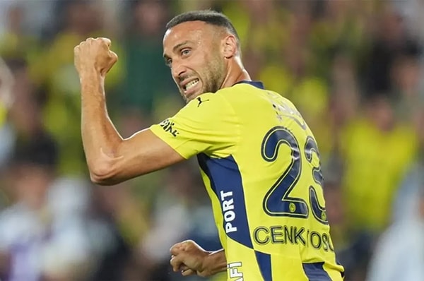 Fenerbahçe'de aradığını bulamayan Cenk Tosun sürpriz bir transfere imza atmak üzere.