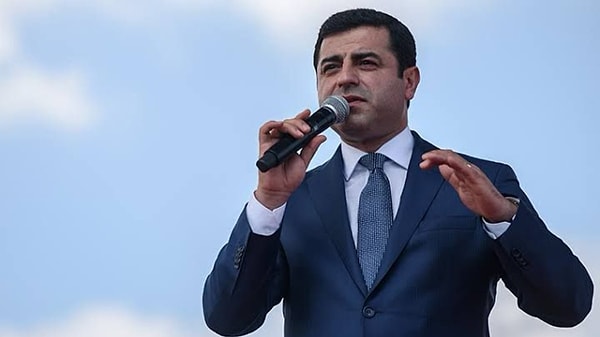 İddiaya göre Bahçeli bir adım daha attı ve Selahattin Demirtaş'ı aradı.