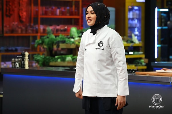 Yarışmada gösterdiği başarıyla şef ceketini de giyen Beyza, 5. olarak MasterChef'e veda etmişti.