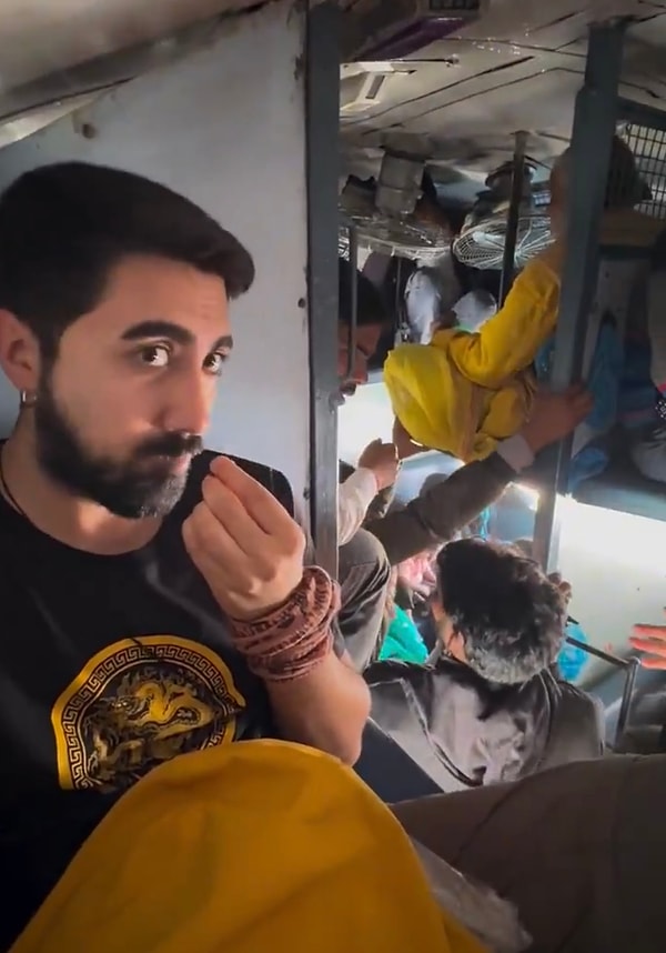 Hindistan’da yaptığı tren yolculuğunu paylaşan Türk gezgin de, paylaşımıyla viral olmayı başaranlardan.