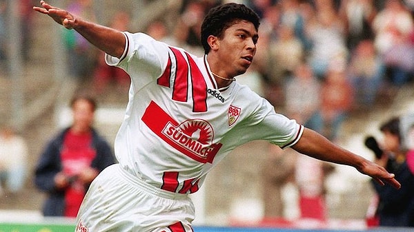 Hikayemizin kahramanı Giovane Elber, Brezilya'da Milan tarafından keşfedildi ama o dünyaya Bayern ile kafa tuttu.