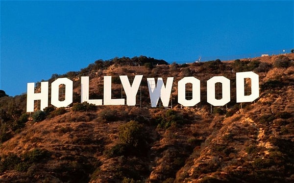 We witness many interesting events and situations in the world of Hollywood.