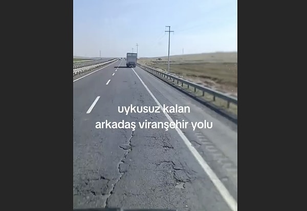 Şanlıurfa'da bir sürücü, önündeki kamyon şoförünün uyuyakaldığını farketti ve hemen duruma müdahale etti.