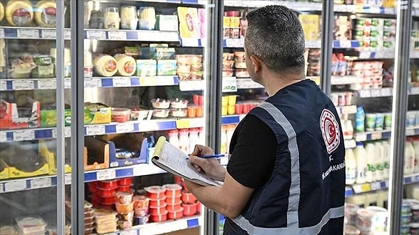 Gıda ürülerinde yapılanlar hileler mide bulandırdı. Halk sağlığını hiçe sayan firmalar ifşa edildi.