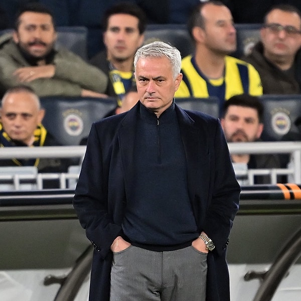 Fenerbahçe Teknik Direktörü Jose Mourinho, Rangers yenilgisinde öz eleştiri yaptı.