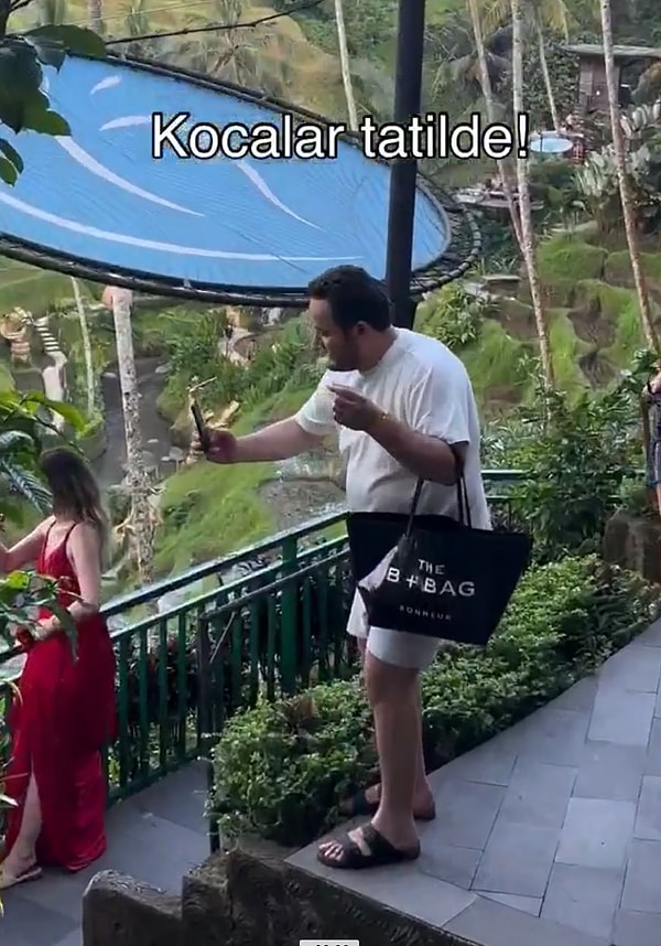 “Kocalar tatilde” notuyla paylaşılan videoda erkeklerin tek görevinin çekim yapmak olduğu görüldü.