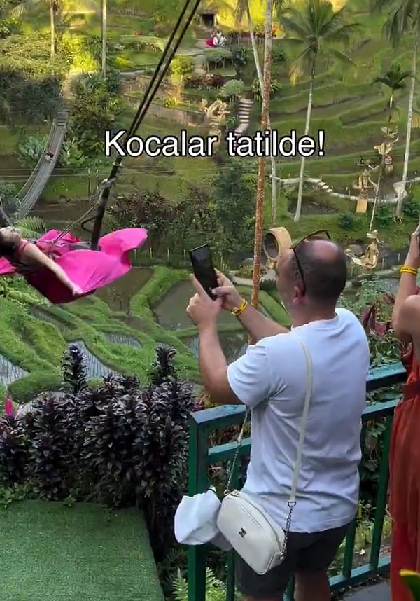 Ancak tüm erkeklerin eşleri için fedakarlık yaptığı anlar bir arada toplanınca komik bir video ortaya çıktı.