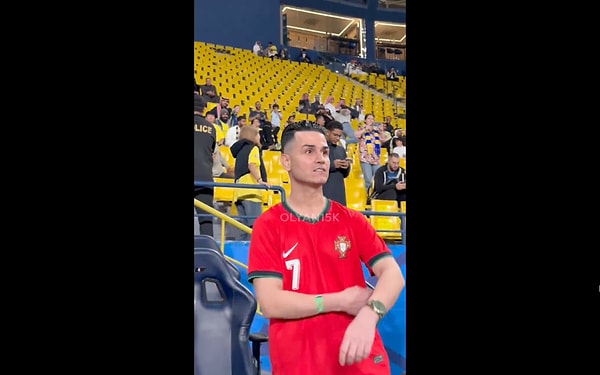 Ülkemizde Ronaldo'ya benzerliğiyle tanınan Adanalı Ronaldo'yu tanırsınız. Kendisi bir karşılaşmadan önce Ronalda ile karşı karşıya geldi.