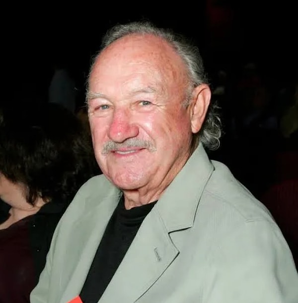 Hackman'ın ölümüne kalp rahatsızlığı, Arakawa'nın ise hantavirüs akciğer sendromu nedeniyle yaşamını yitirdiği belirlendi.
