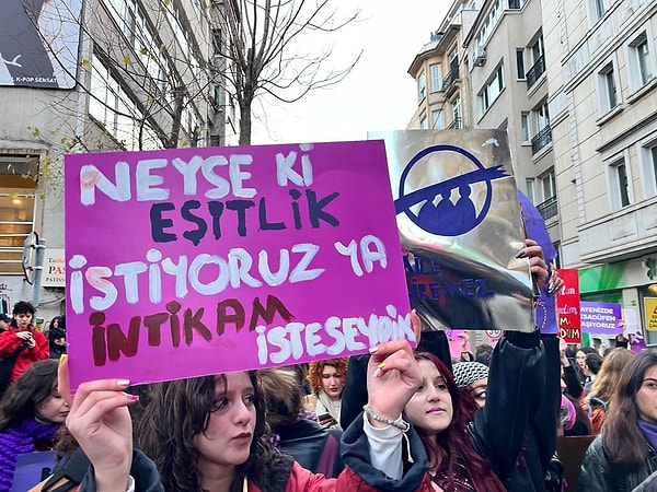 8 Mart Dünya Kadınlar Günü: Feminist Gece Yürüyüşü'nde Kadınların Gücü