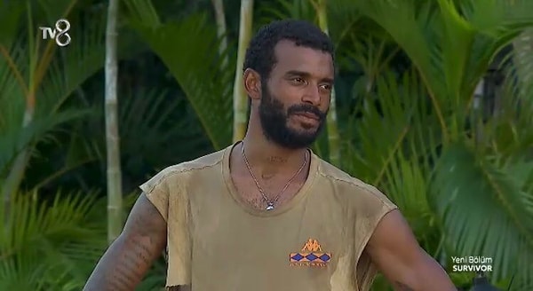 Survivor'da bu akşam elenen isim Efecan oldu.