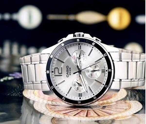 10. Casio MTP-1374D-7AVDF Erkek Kol Saati