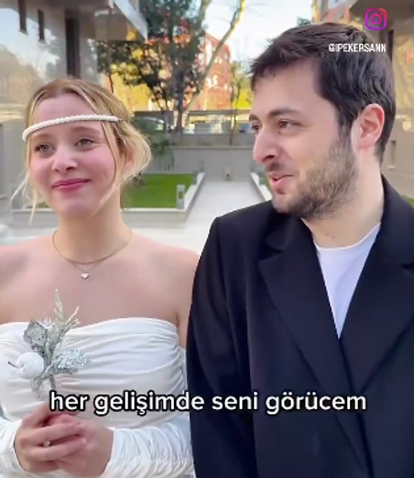 Videoda, bir gelin ve damat karakterin düğün heyecanı mizahi bir şekilde canlandırıldı.