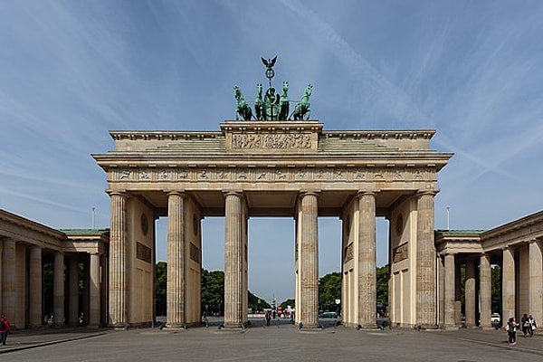8. Berlin'in sembolü: Brandenburger Tor'u görmek