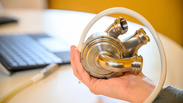 The BiVACOR Total Artificial Heart (TAH) is constructed from titanium and features a single moving part which is a magnetically levitated rotor.