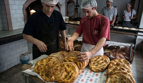 Başka bir sebep de yüksek ateşte pişen pidenin fırının içinde daha fazla yer kaplaması.