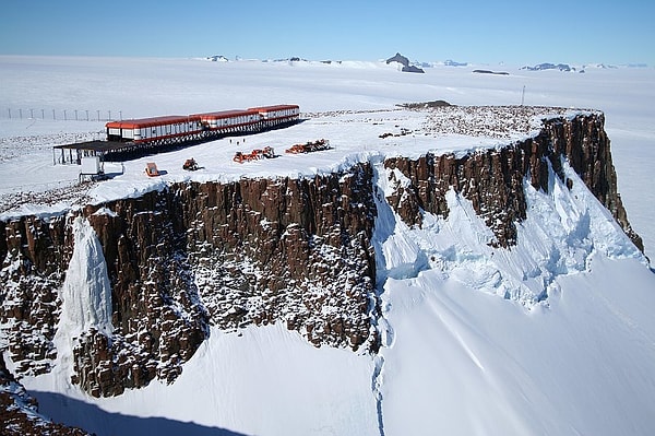 The scientists at Sanae IV are stationed in one of the most remote and harsh environments on Earth, with temperatures often dipping to minus 23 degrees Celsius. The isolation, along with the lack of human interaction and the constant white landscape, can severely affect mental health.