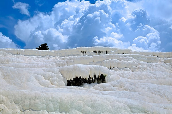 2. Pamukkale: The cotton castle of Türkiye