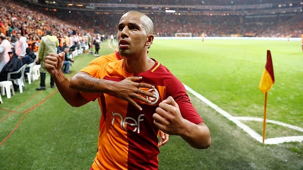 Süper Lig'de Galatasaray ve Karagümrük formaları giymişti.