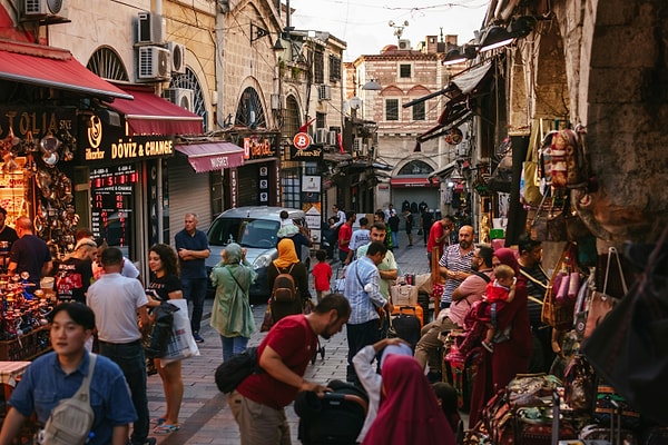 If you’re visiting Balat in December, be sure to stop by the Christmas Bazaar hosted at the historic Fener Greek High School.