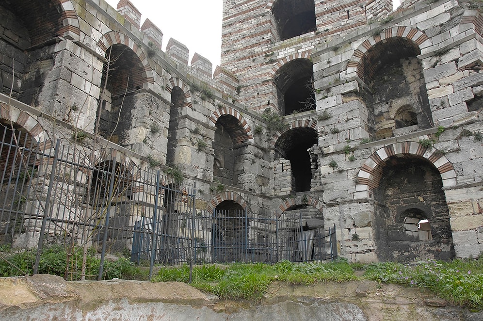 Exploring the Istanbul City Walls: A Journey Through History and Architecture