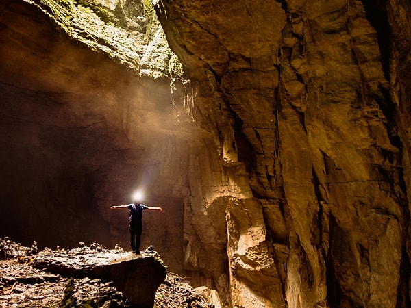 Spelunking in Türkiye's caves