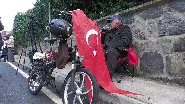 "Oyumun peşine düştüm. Bir oy attım. O çalındı. Evde oturup, televizyon seyredip, havuç kemirmek istemiyorum."