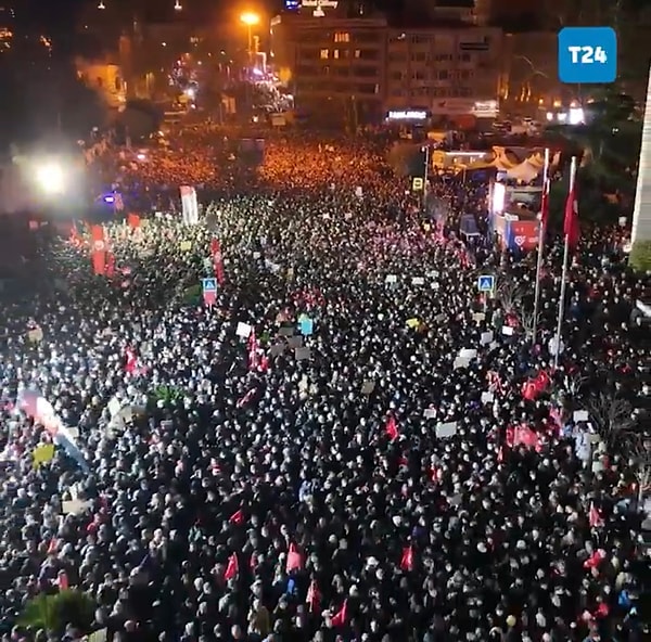 İmamoğlu’na destek yürüyüşleri çarşambadan bu yana devam ediyor.